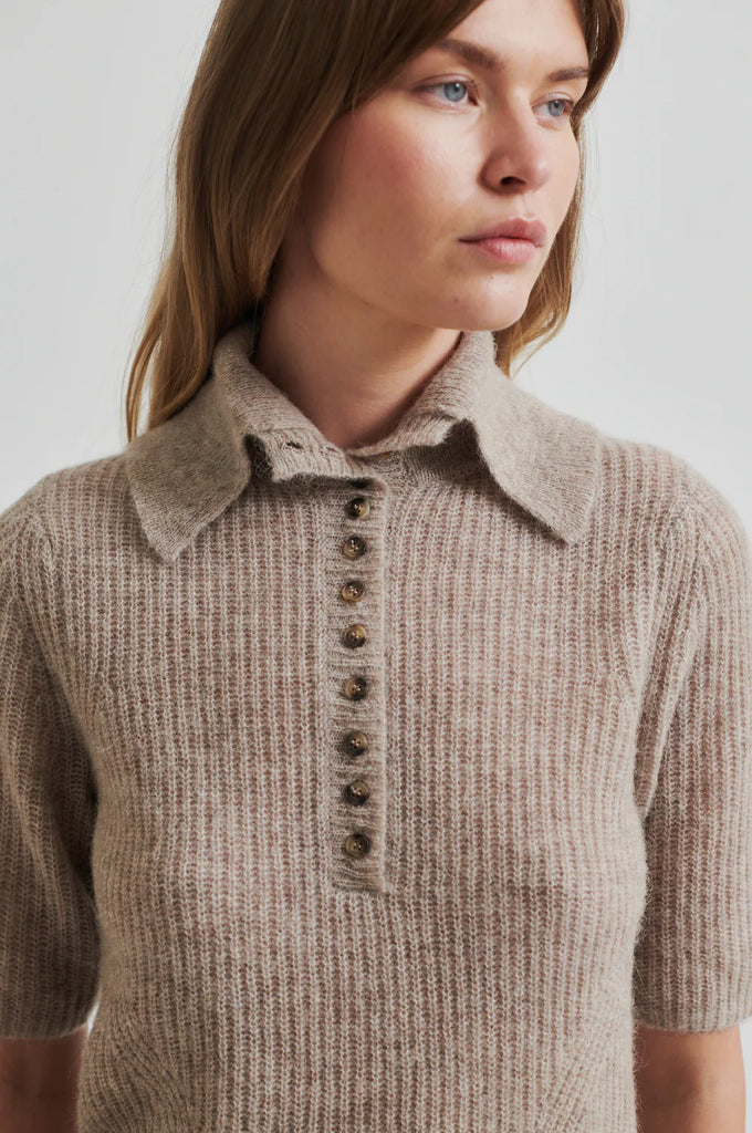 Second Female Leha Knit Collar