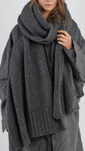 Rundholz AW24 1457707 knitted scarf - Black