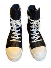 RICK OWENS SS25 HOLLYWOOD SNEAKERS IN BLACK AND MILK FULL GRAIN LEATHER